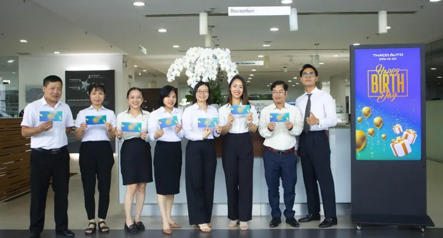THACO AUTO BMW HÀ NỘI – GẮN KẾT YÊU THƯƠNG QUA HOẠT ĐỘNG TRAO QUÀ SINH NHẬT NHÂN VIÊN
