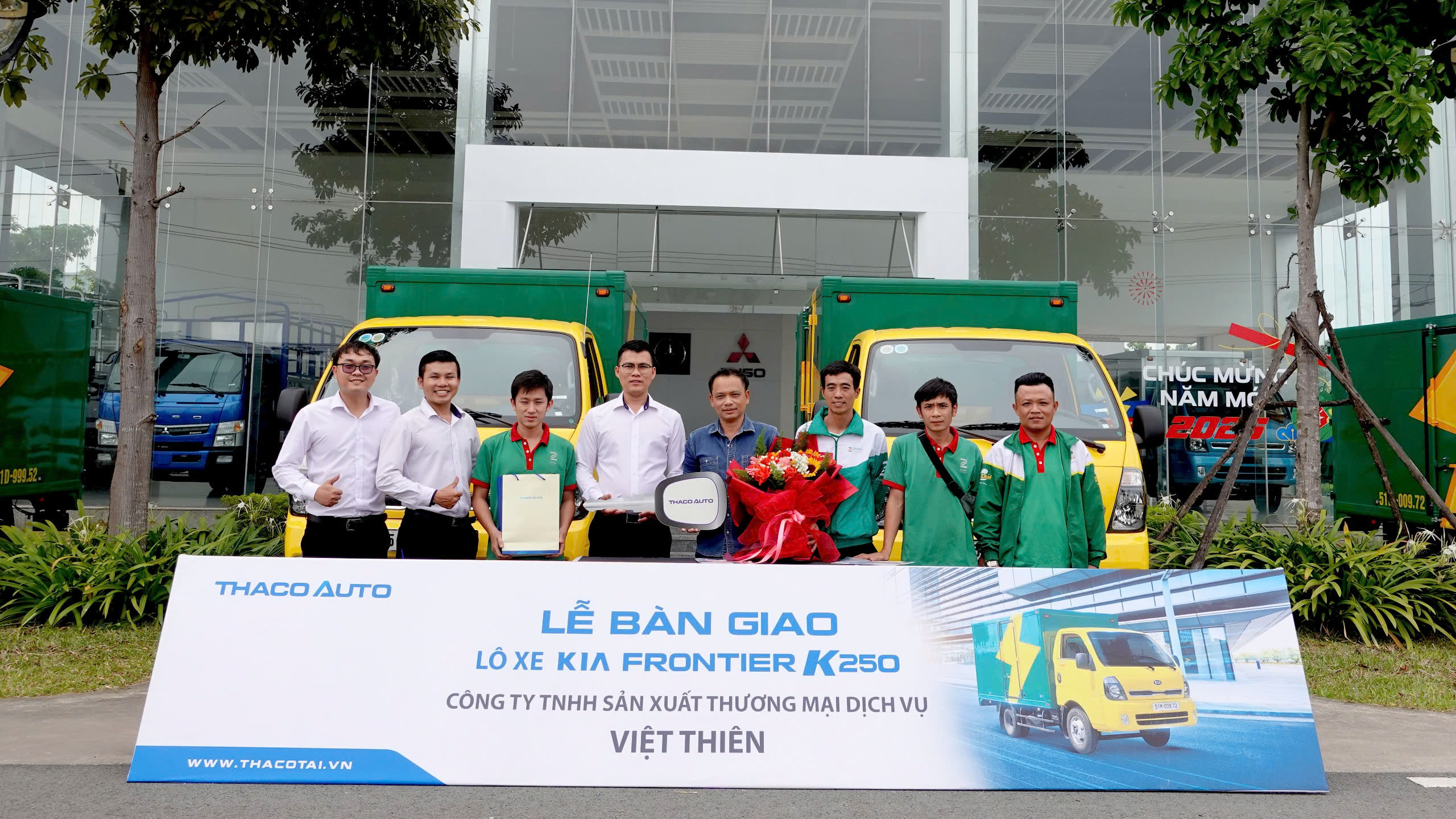 THACO AUTO Tải Bus - TP.HCM bàn giao lô 5 xe KIA FRONTIER K250 cho Công Ty TNHH Sản Xuất Thương Mại Dịch Vụ Việt Thiên