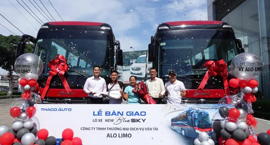 Bàn giao lô 02 xe New BlueSky cho Công Ty TNHHTMDV Vận Tải ALO LIMO
