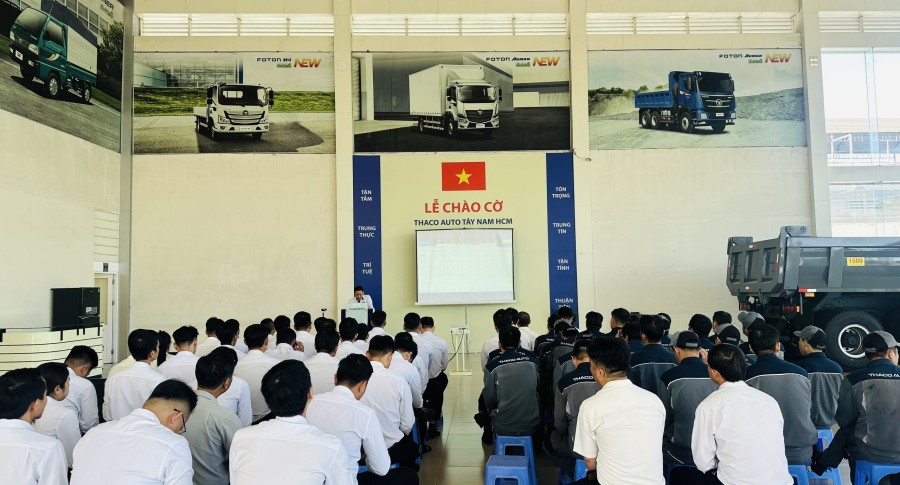 Lễ chào cờ tháng 8: THACO AUTO Tải Bus - TP.HCM tổng kết các hoạt động tháng 7 & triển khai công tác trọng tâm tháng 8