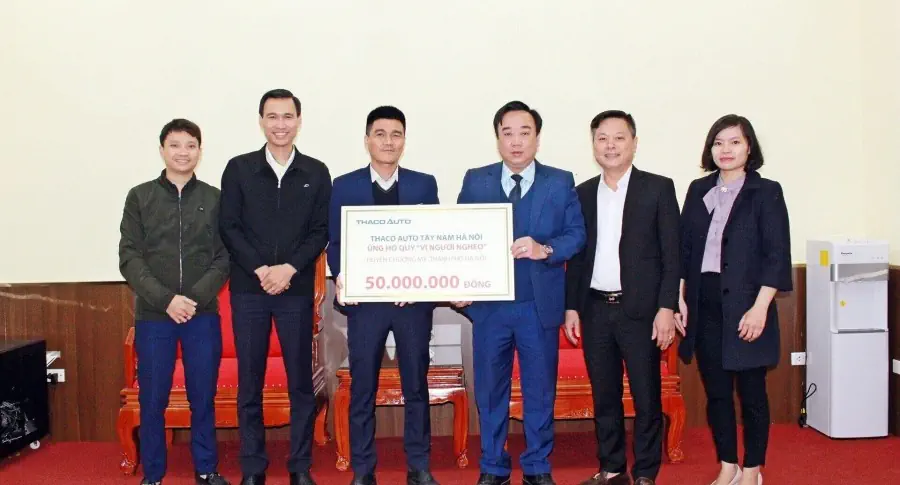 THACO AUTO TÂY NAM HÀ NỘI TIẾP TỤC ĐỒNG HÀNH CÙNG QUỸ "VÌ NGƯỜI NGHÈO" NĂM 2024