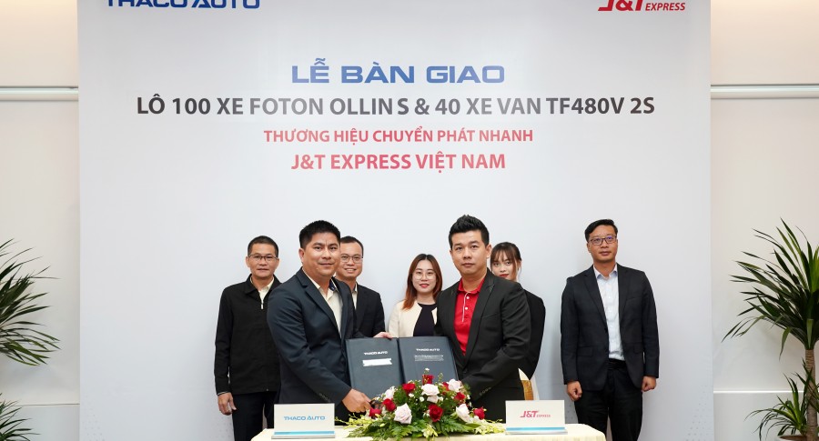 Thaco Auto bàn giao lô 140 xe cho J&T Express Việt Nam