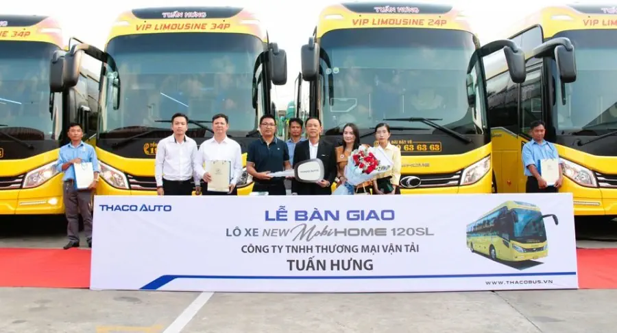 Bàn giao lô 12 xe Bus New Mobihome 120SL phục vụ vận chuyển hành khách tuyến TP.HCM - Cà Mau