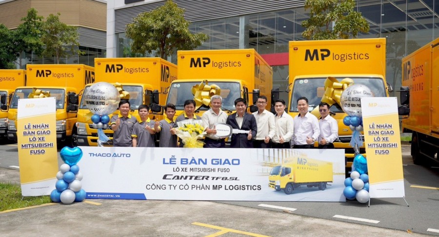 Tiếp tục bàn giao lô 10 xe Mitsubishi Fuso Canter TF8.5L cho CTCP MP Logistics