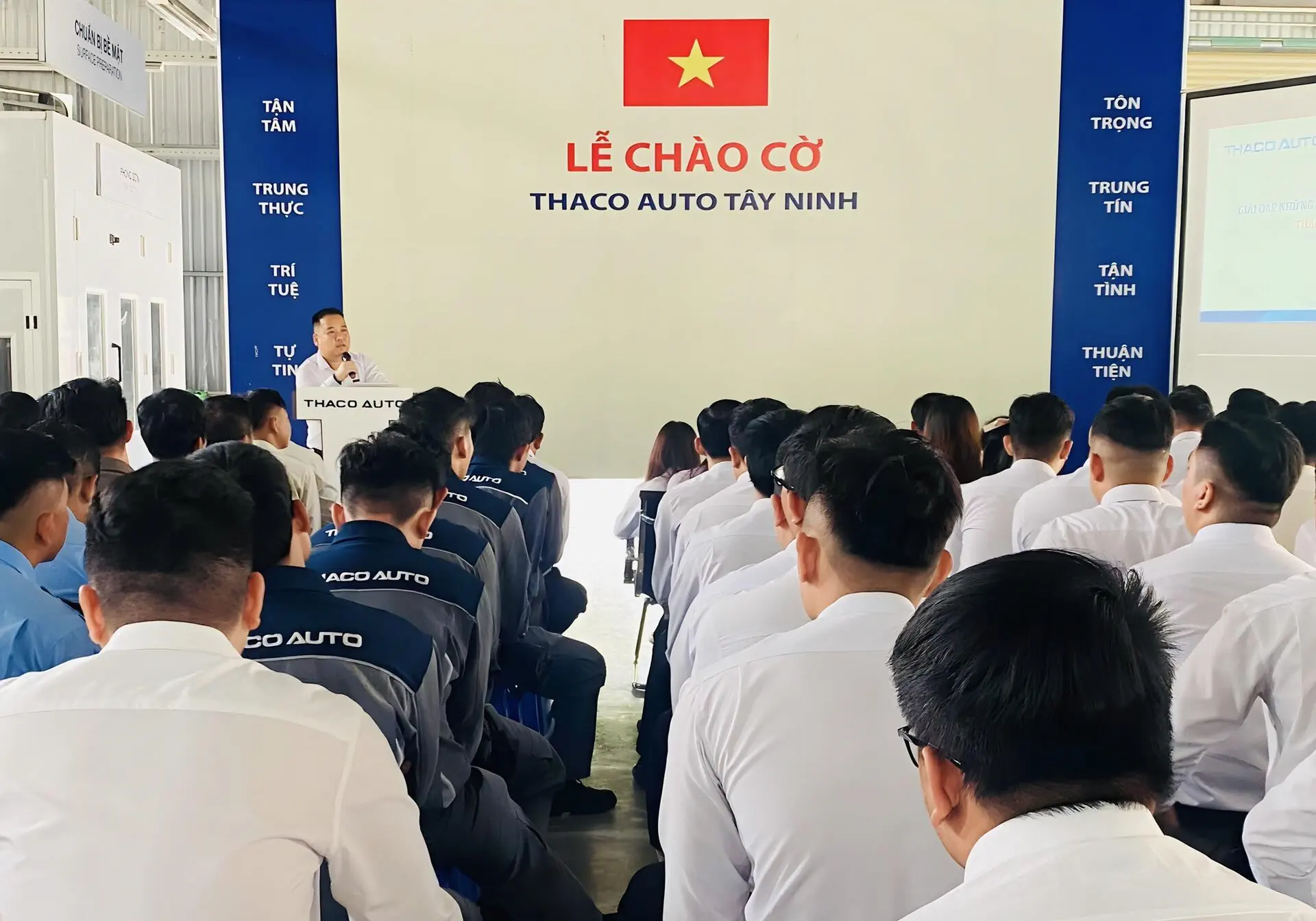 Lễ chào cờ đầu năm mới 2024 đầy cảm xúc tại THACO AUTO Tây Ninh