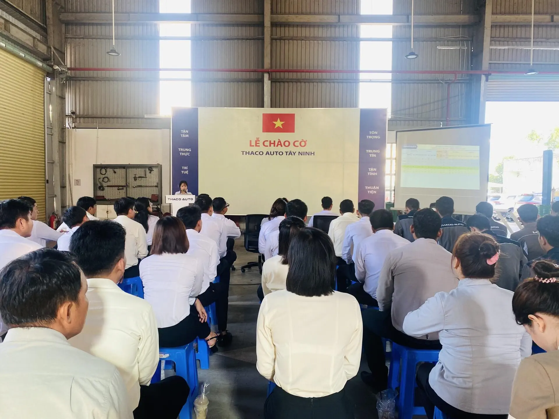 Lễ chào cờ tháng 6: THACO AUTO Tây Ninh sẵn sàng bứt phá tháng cuối Quý II/2024