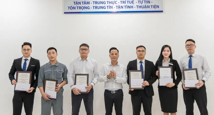 THACO AUTO BẮC NINH KHEN THƯỞNG CÁC CÁ NHÂN XẾP LOẠI GIỎI NĂM 2023