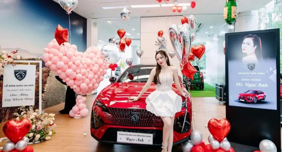 RỘN RÀNG KHÔNG KHÍ BÀN GIAO XE NHỮNG NGÀY CUỐI NĂM