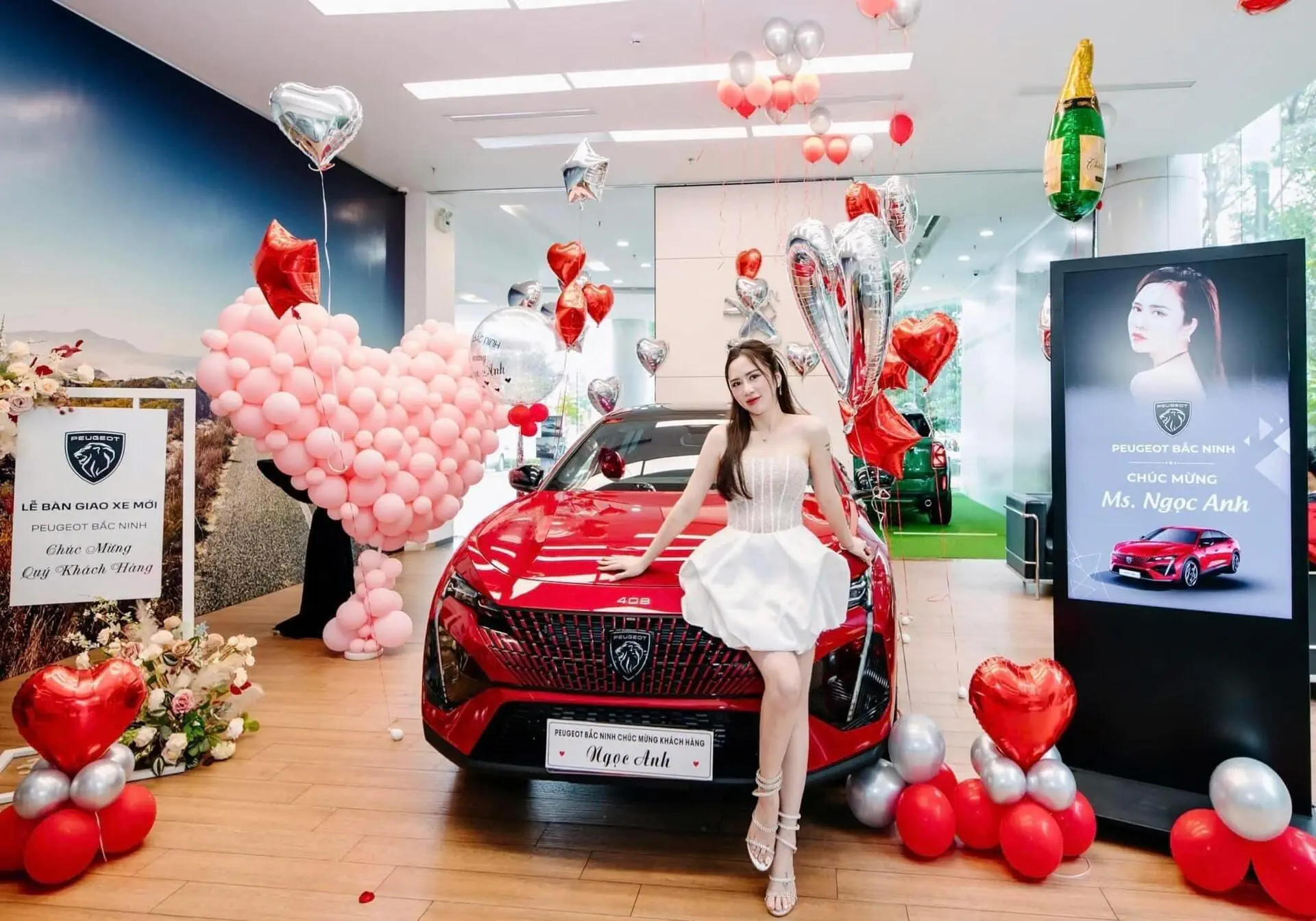 RỘN RÀNG KHÔNG KHÍ BÀN GIAO XE NHỮNG NGÀY CUỐI NĂM