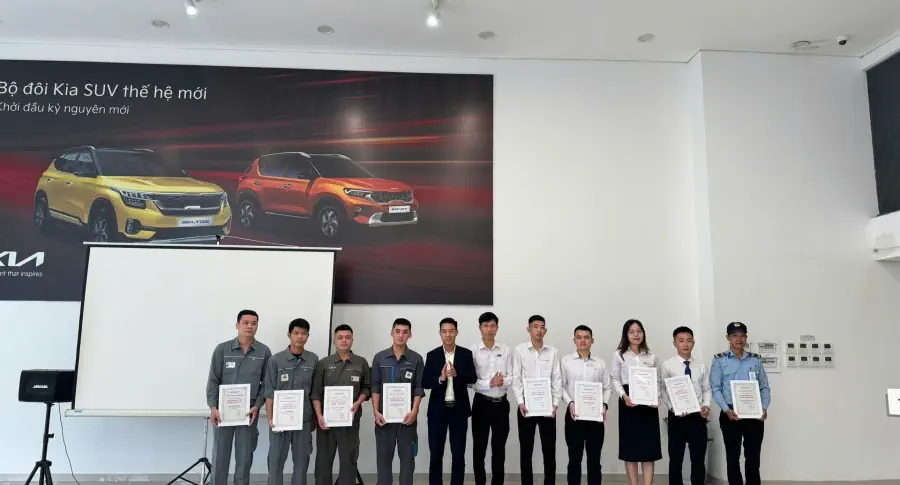 CHÀO CỜ THÁNG 11/2024 – THACO AUTO BẠCH ĐẰNG - HN TRIỂN KHAI CÔNG TÁC BÁN HÀNG THÁNG 11