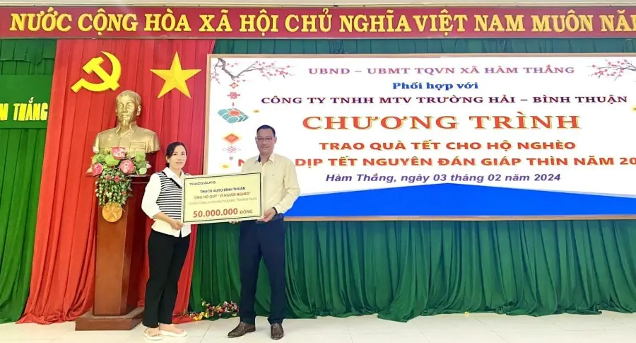 THACO AUTO Bình Thuận mang xuân yêu thương, tết sẻ chia đến với người có hoàn cảnh khó khăn