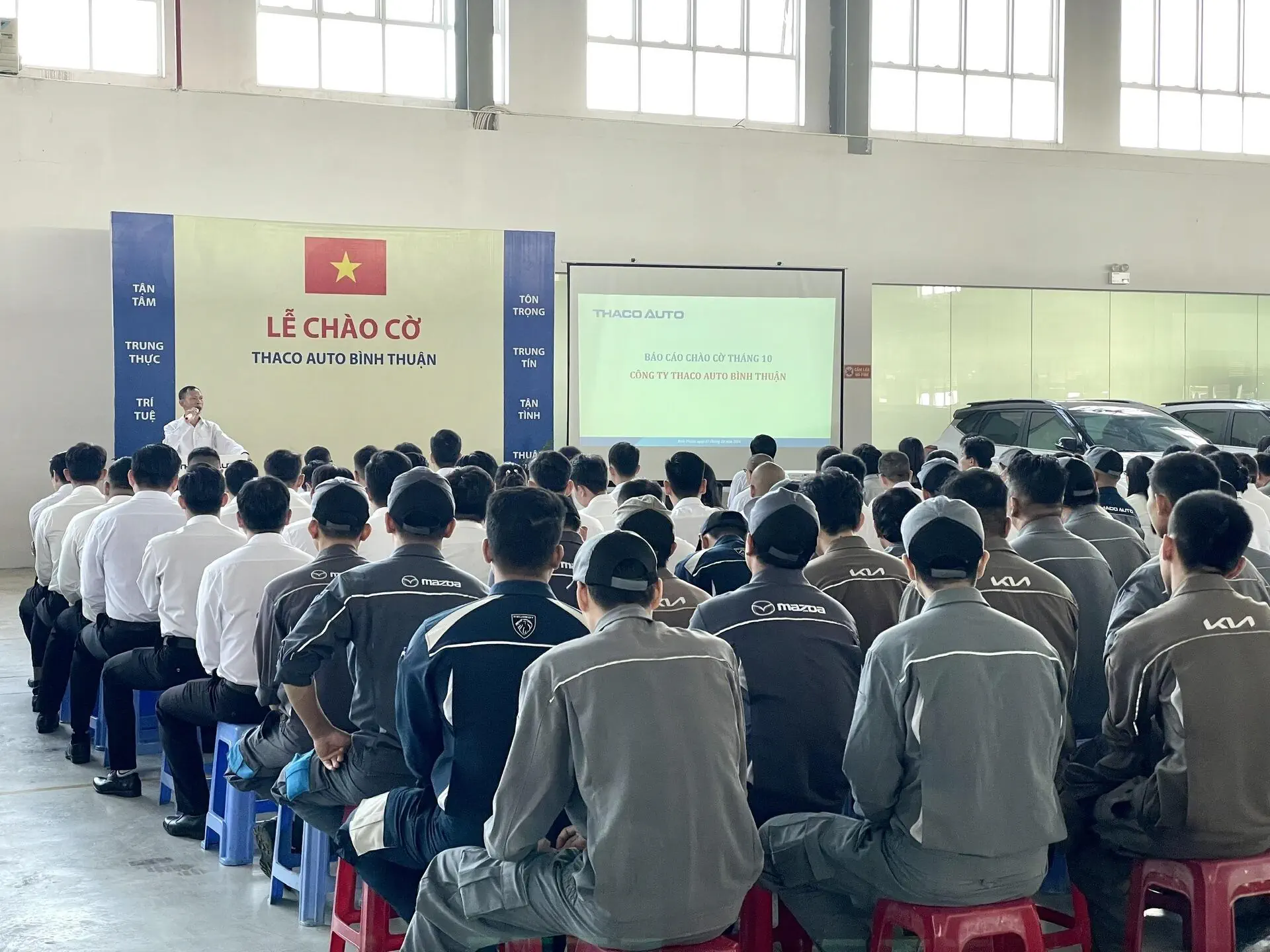 Lễ chào cờ tháng 10: THACO AUTO Bình Thuận sẵn sàng bứt phá trong Quý IV/2024