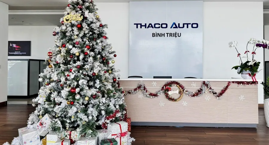 Trao yêu thương, đón Giáng sinh an lành cùng THACO AUTO Bình Triệu