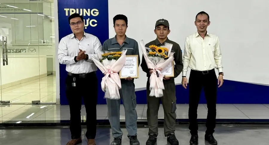 Lễ chào cờ tháng 9: THACO AUTO Bình Triệu đẩy mạnh phục vụ khách hàng sau nghị định giảm 50% lệ phí trước bạ