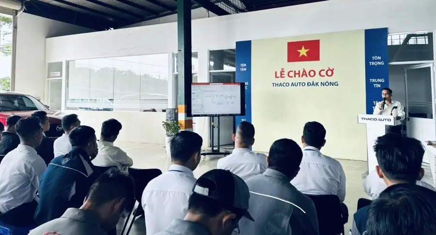Lễ chào cờ tháng 10: THACO AUTO Đắk Nông sẵn sàng bứt phá trong Quý IV/2024