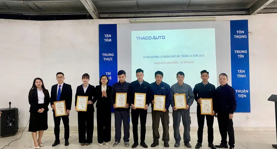 Chào cờ tháng 12/2024 - Thaco Auto Giải Phóng - Triển khai công tác bán hàng tháng 12