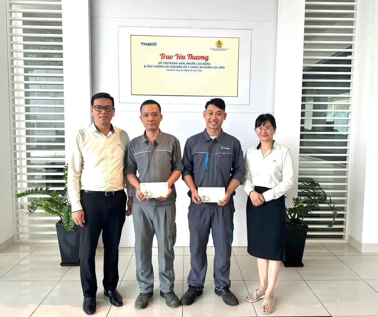 THACO AUTO HÒA BÌNH “TRAO YÊU THƯƠNG” HỖ TRỢ CBNV BỊ ẢNH HƯỞNG BỞI BÃO YAGI