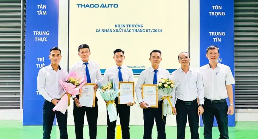 Chào cờ tháng 8/2024: THACO AUTO Quảng Ngãi vinh danh các cá nhân xuất sắc