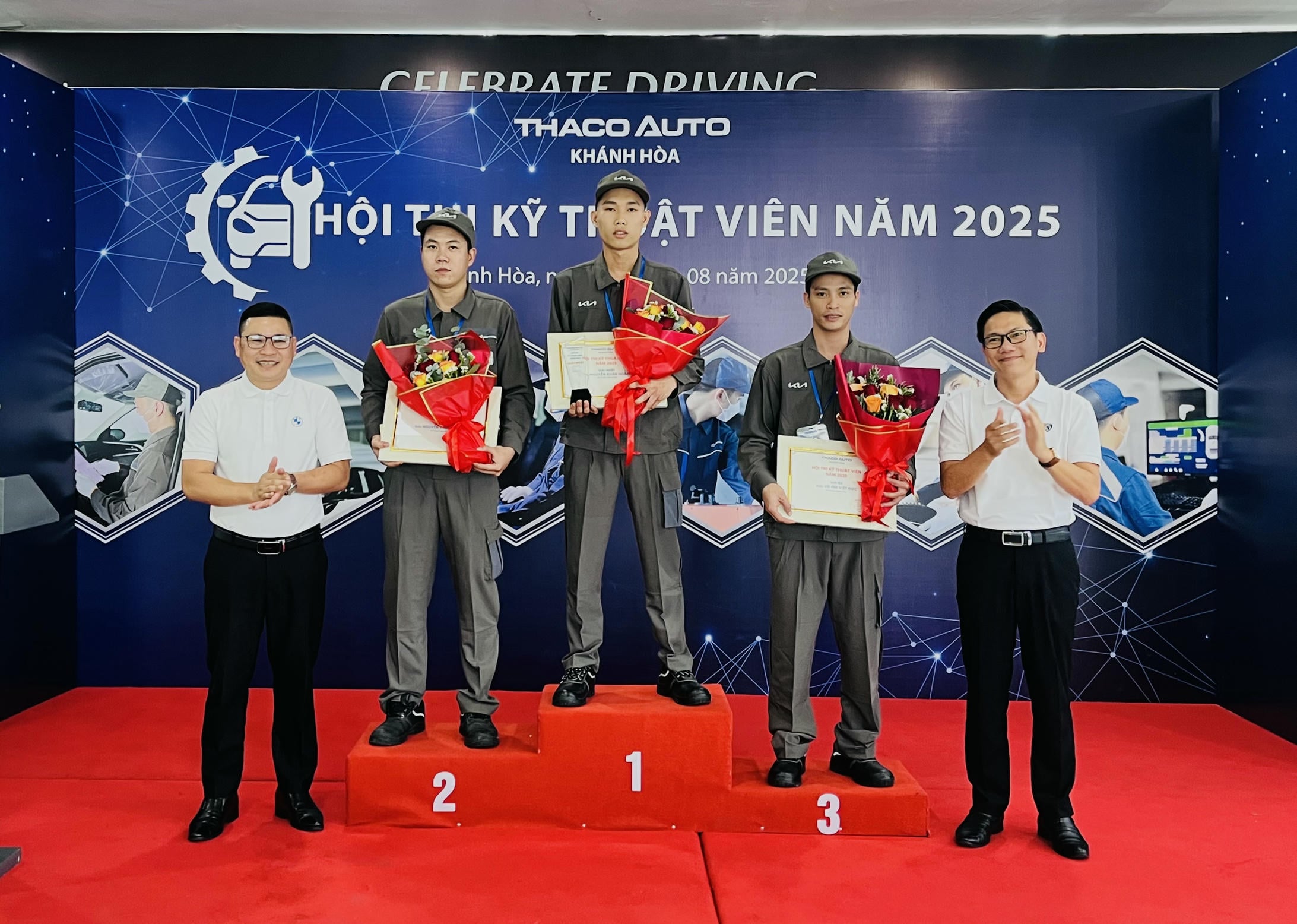 4.THACO AUTO Khánh Hòa vinh danh các cá nhân xuất sắc tại Hội thi của đơn vị