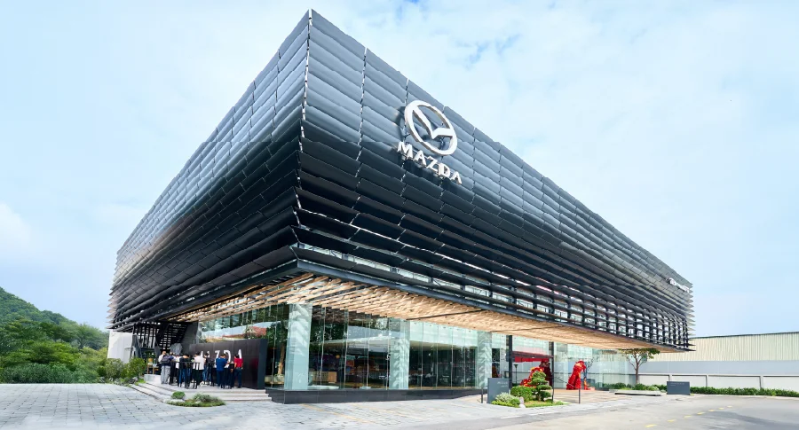 THACO AUTO khánh thành Showroom Mazda Flagship đầu tiên và giới thiệu các sản phẩm Mazda cao cấp mới