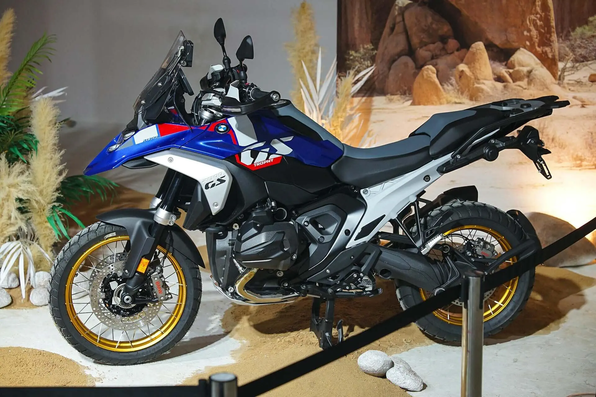BMW R 1300 GS và BMW R 1300 GSA thế hệ mới chính thức ra mắt tại Việt Nam