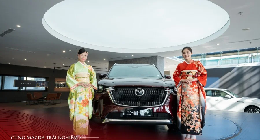 SUV flagship Mazda CX-90 2.5 PHEV và huyền thoại Mazda MX-5 tạo dấu ấn tại TP. HCM và Hà Nội, chuỗi sự kiện tiếp tục lan tỏa tại các tỉnh phía Bắc