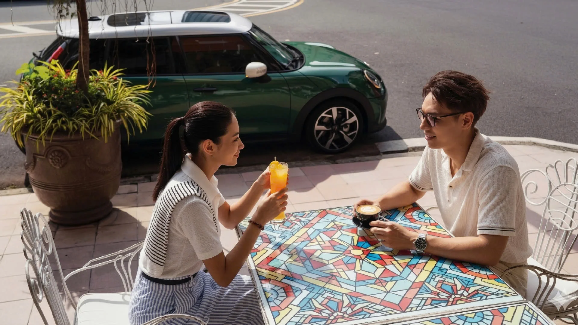 thưởng thức cafe cuối tuần tại thaco auto.webp