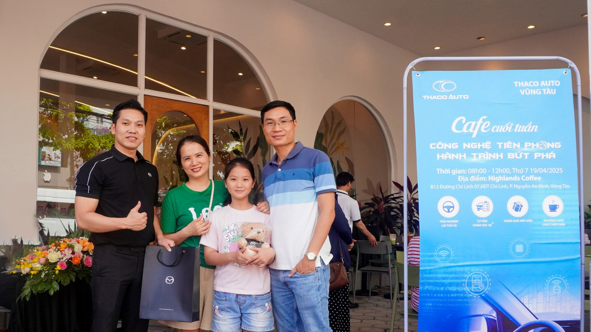 cf-cuối-tuần_quà-tặng-khách-hàng