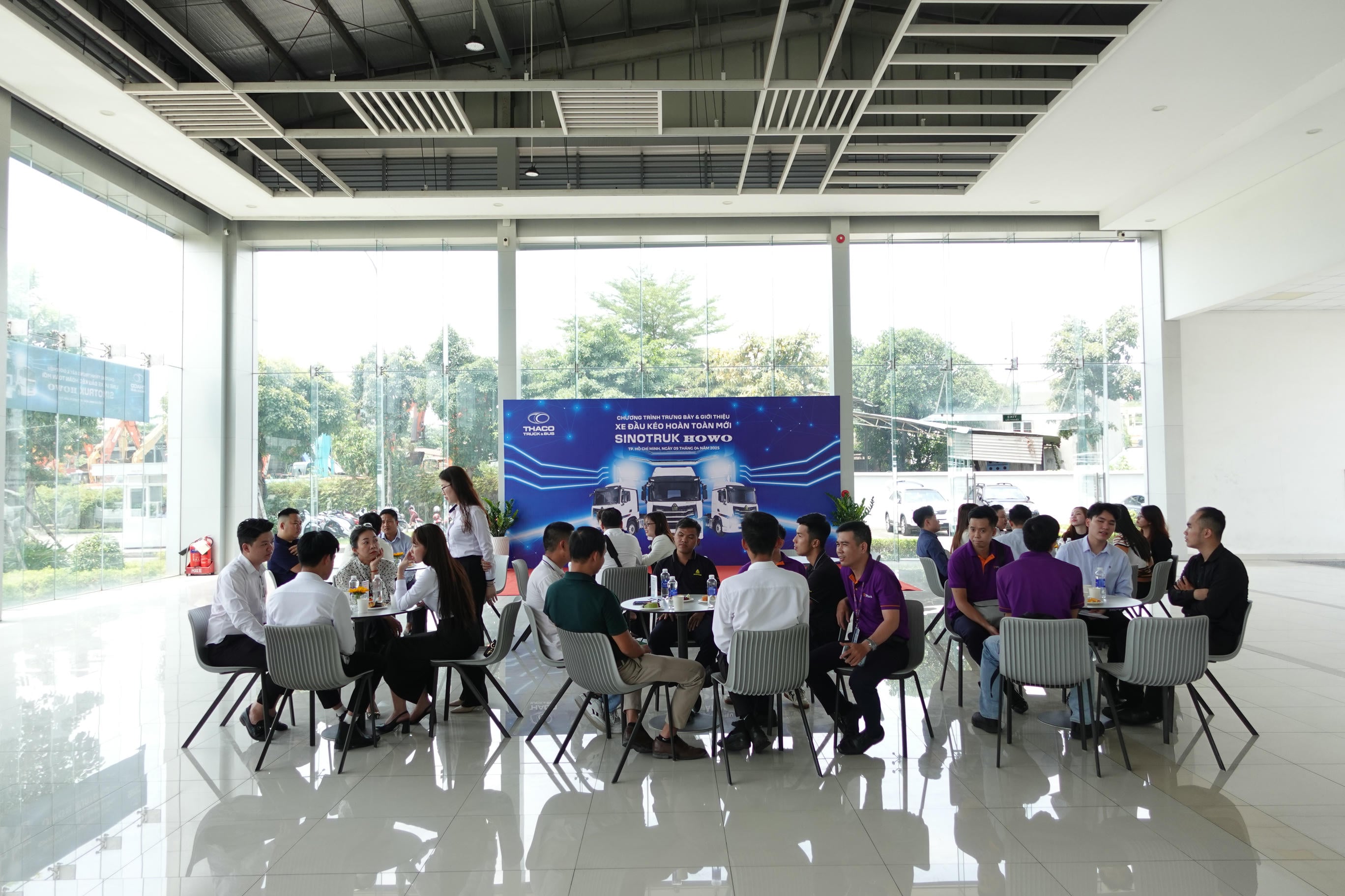 Sinotruk_Sự kiện thu hút đông đảo khách hàng và đối tác tham gia