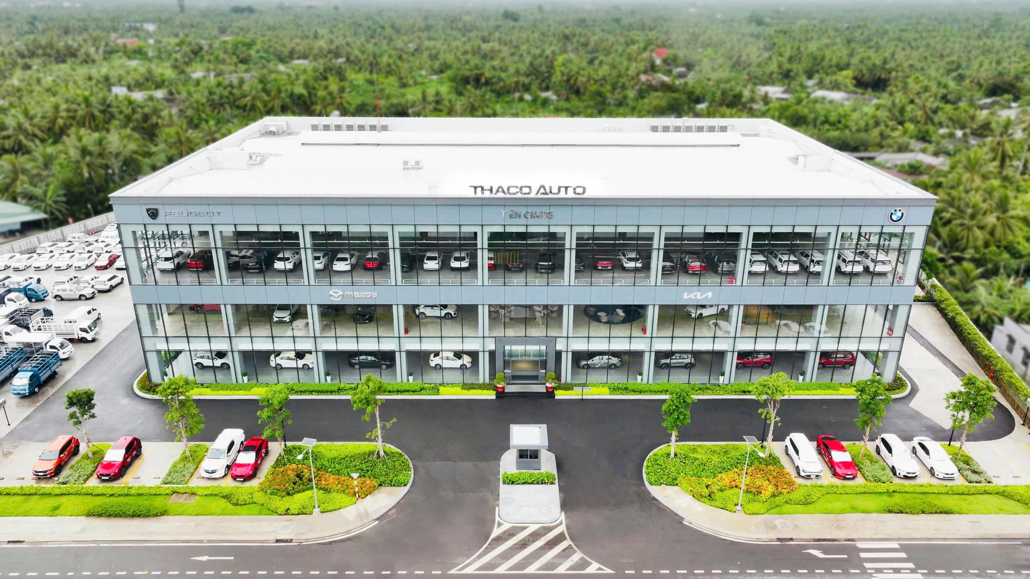 1.Hệ thống showroom THACO AUTO trải dài trên toàn quốc