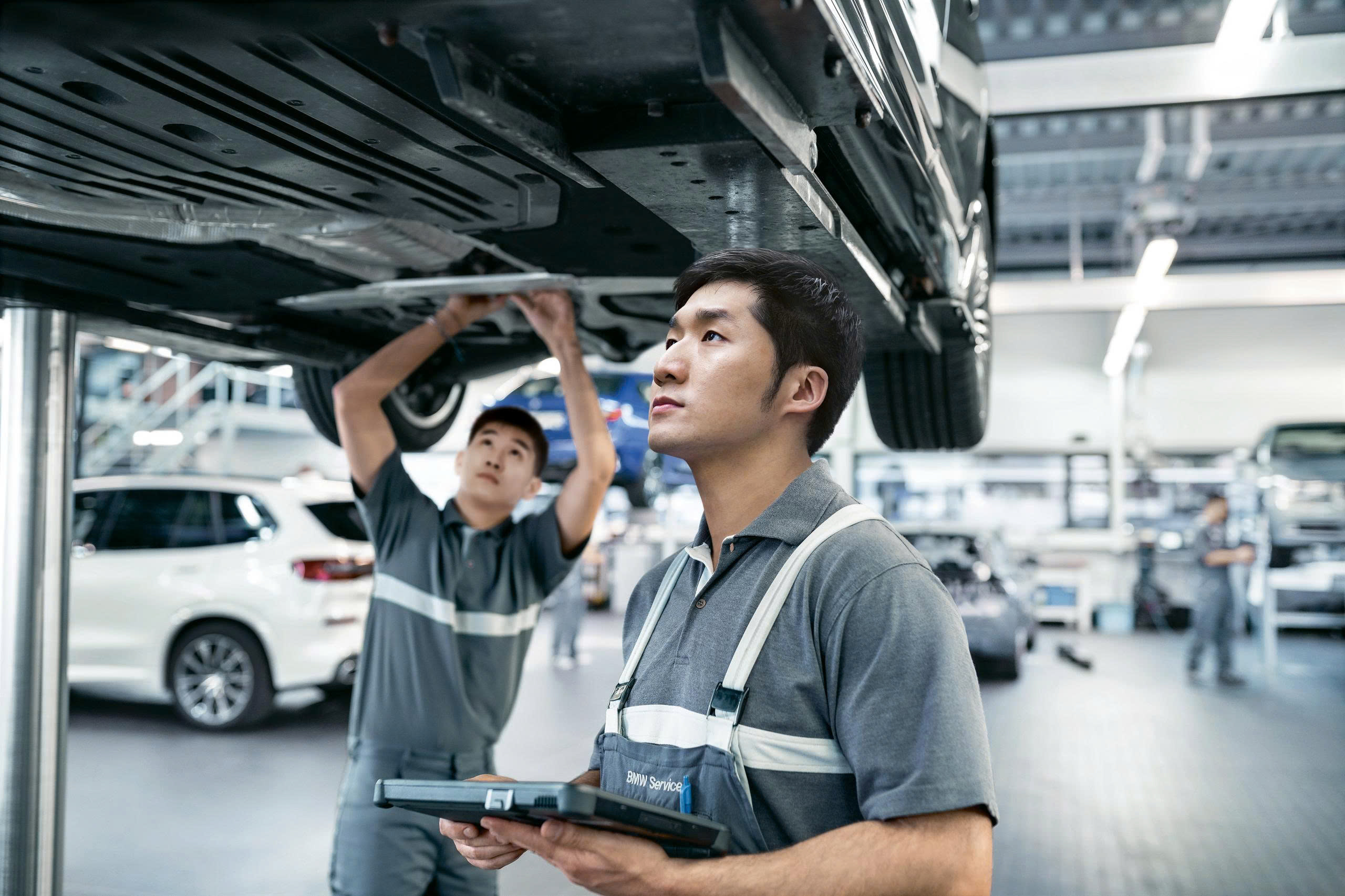 3.1 Trang thiết bị hiện đại cùng đội ngũ kỹ thuật viên tay nghề cao tại THACO AUTO