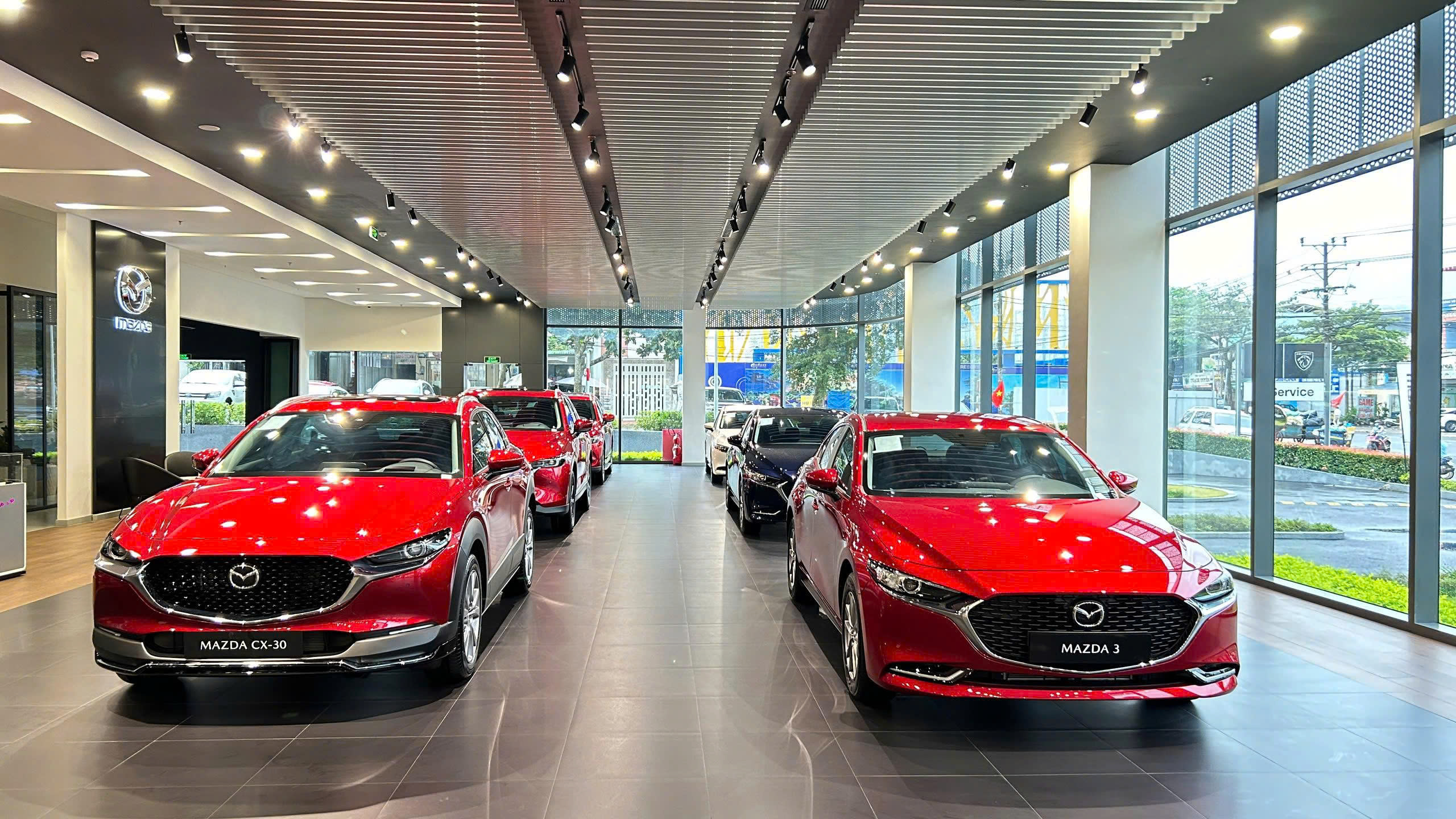 2. Chương trình “Thu cũ – Đổi mới” được triển khai tại hệ thống showroom THACO AUTO trên toàn quốc