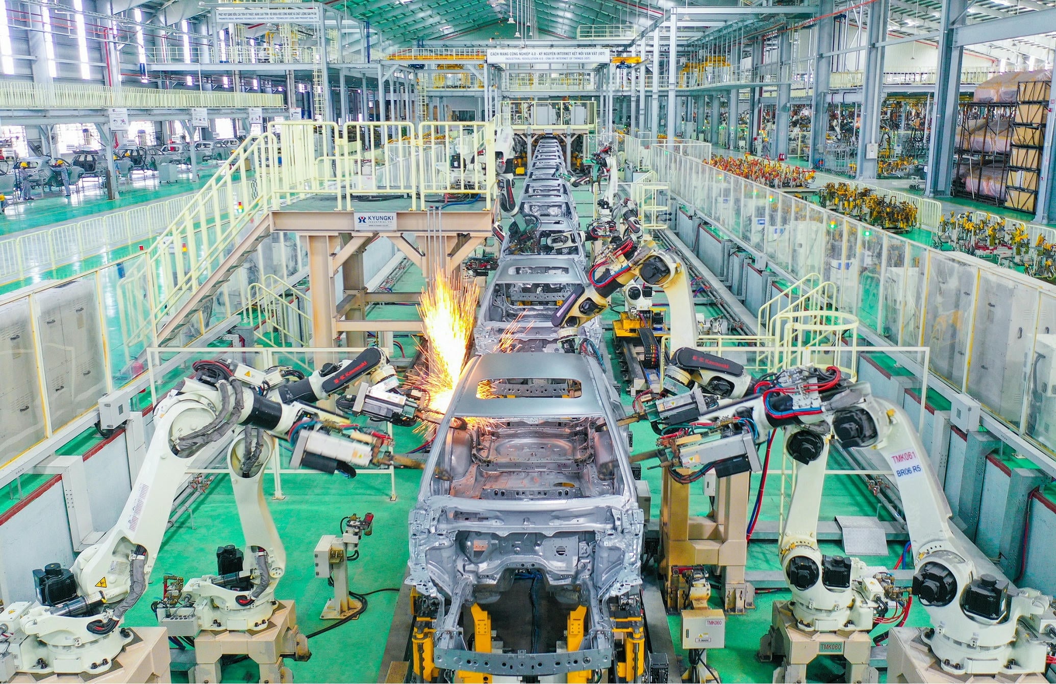 Công nghệ hàn robot KAWASAKI Series B_THACO AUTO