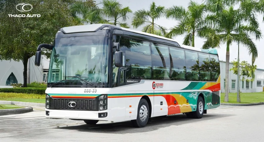 Xe bus giường nằm thương hiệu THACO đầu tiên xuất khẩu sang thị trường Philippines