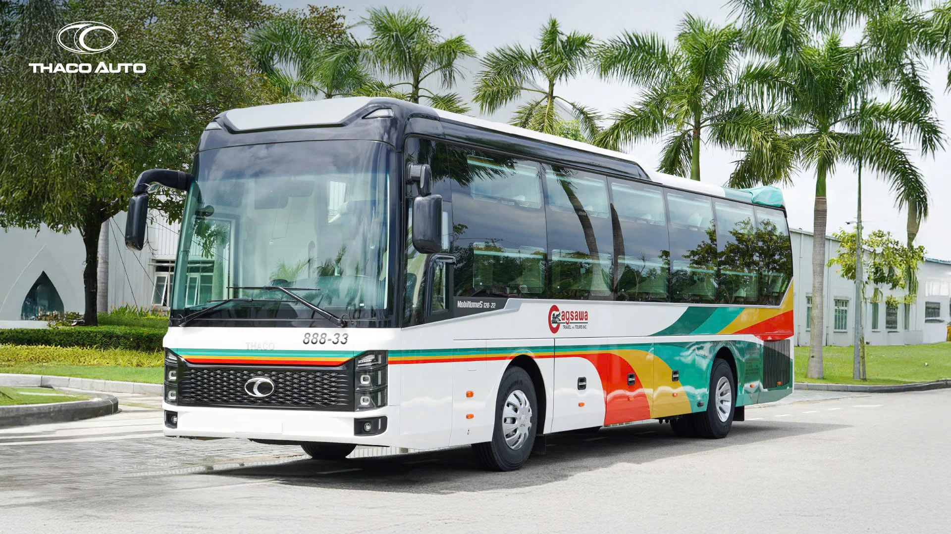 Xe bus giường nằm thương hiệu THACO đầu tiên xuất khẩu sang thị trường Philippines