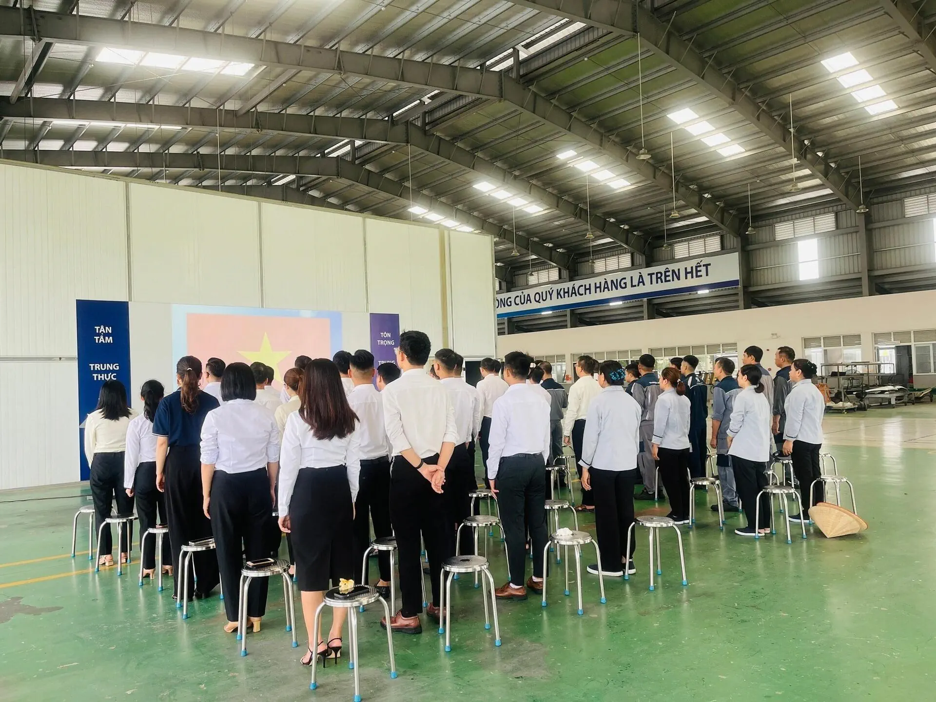 CHƯƠNG TRÌNH LỄ CHÀO CỜ THÁNG 7 TẠI THACO AUTO THÁI BÌNH