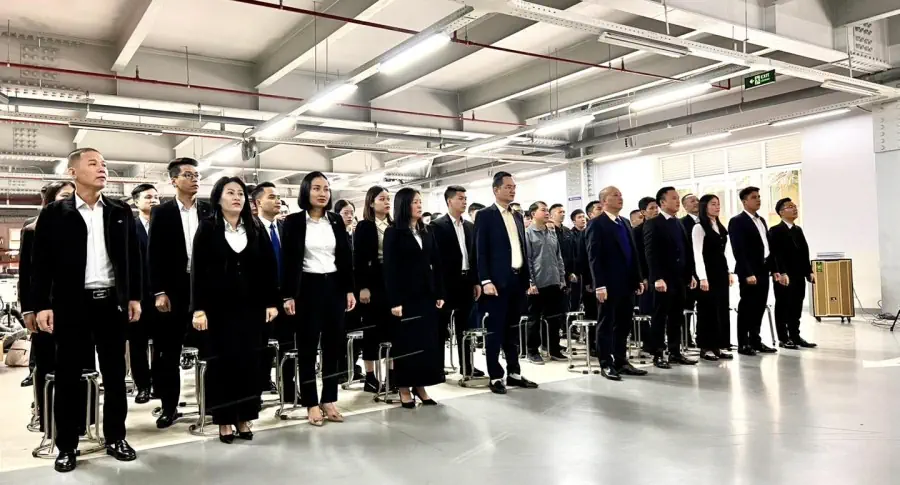 THACO AUTO THANH HÓA KHẲNG ĐỊNH GIÁ TRỊ VĂN HÓA TẬN TÂM VÀ ĐOÀN KẾT QUA LỄ CHÀO CỜ ĐẦU NĂM 2025