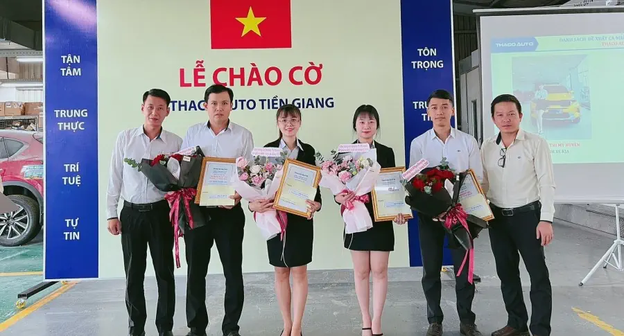 THACO AUTO Tiền Giang đã quyết định khen thưởng và chúc mừng các cá nhân đã đạt thành tích xuất sắc Tháng 11
