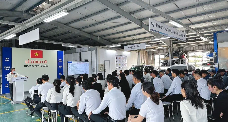 THACO AUTO Tiền Giang tổ chức lễ chào cờ tháng 3 năm 2024