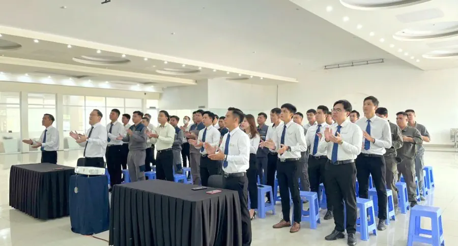 Chào cờ đầu tháng: Nét đẹp văn hóa tại THACO AUTO Trà Vinh