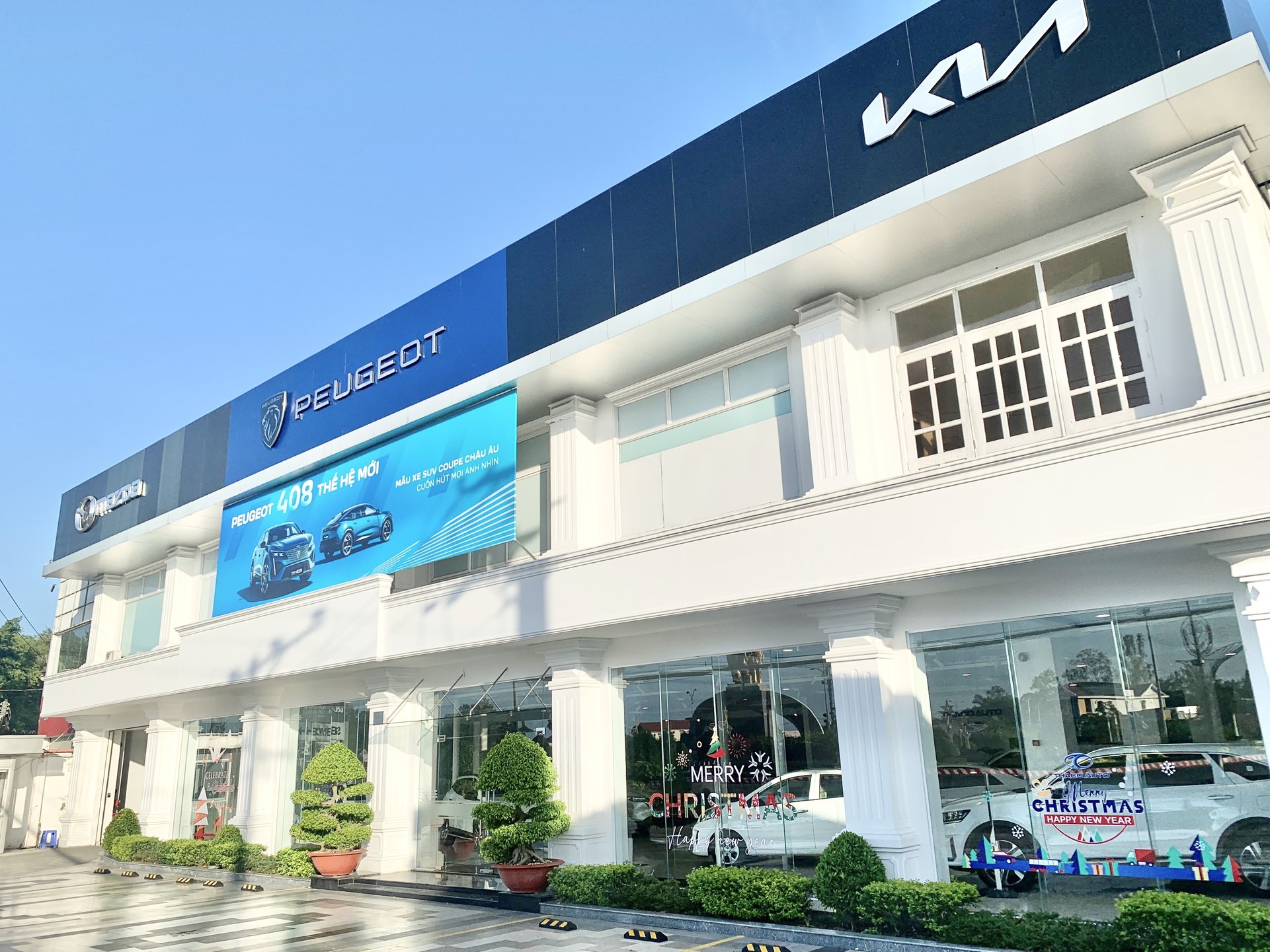 THACO AUTO Trà Vinh “khoác áo mới” chào đón Giáng sinh 2023