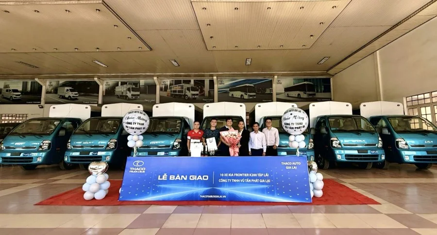 Bàn giao lô xe KIA Frontier K200 tập lái cho khách hàng