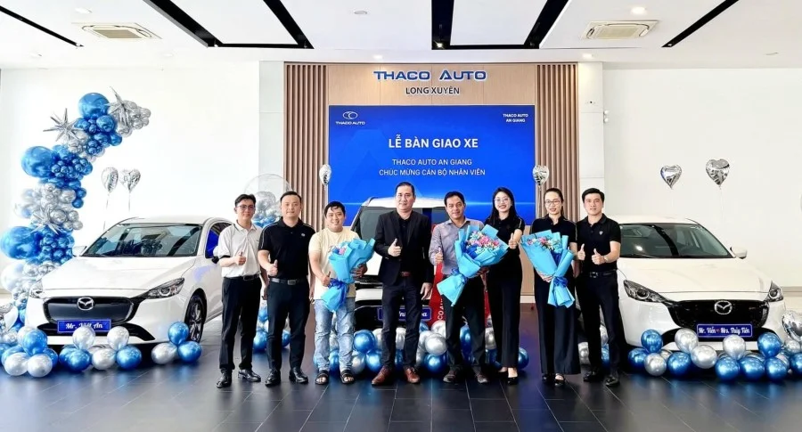 THACO AUTO bàn giao xe cho CBNV theo chính sách ưu đãi đặc biệt dành cho nhân sự THACO