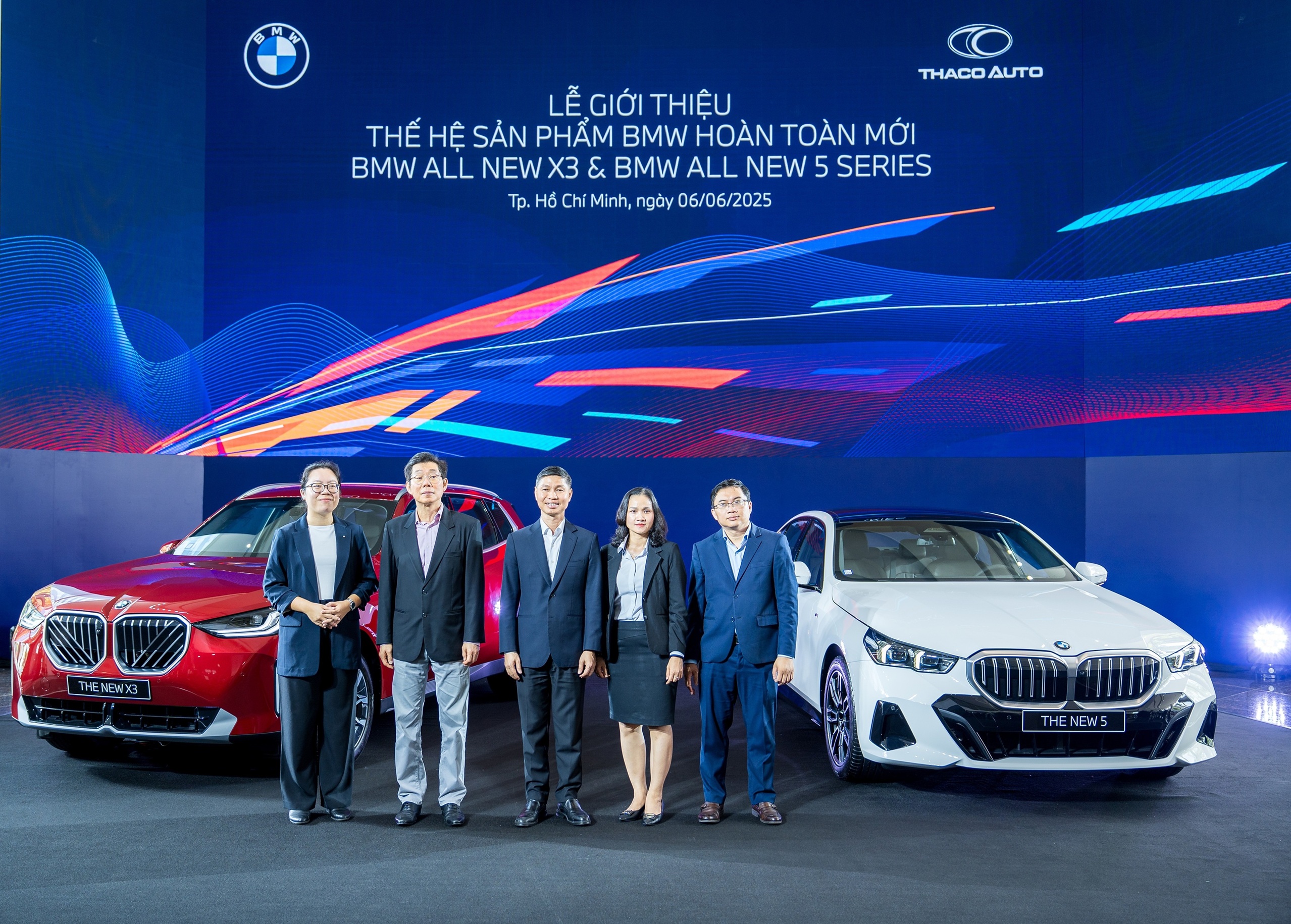 1.Ban Lãnh đạo THACO AUTO và đại diện BMW Asia tại lễ ra mắt thế hệ sản phẩm BMW hoàn toàn mới