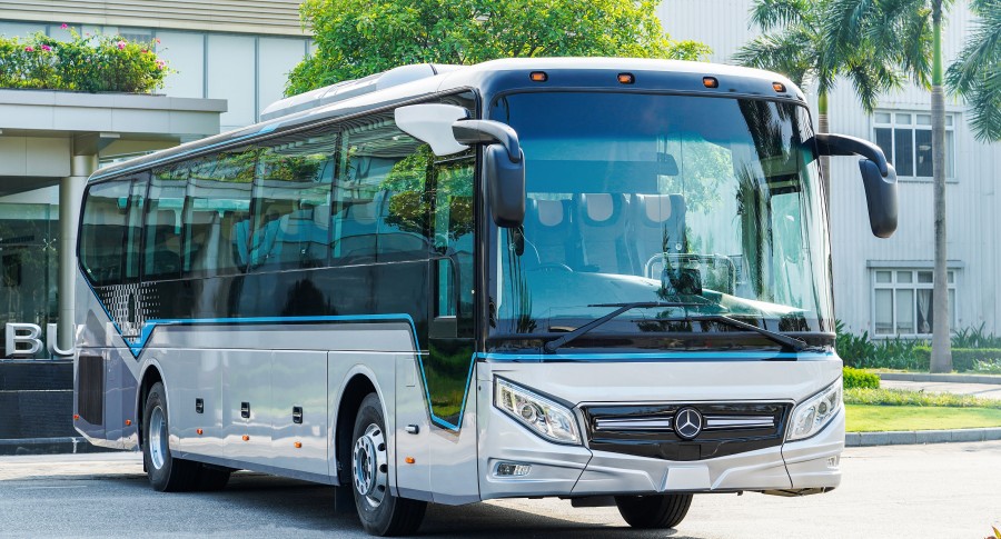 THACO AUTO xuất khẩu xe bus cao cấp Mercedes-Benz RS 1936 sang thị trường Thái Lan