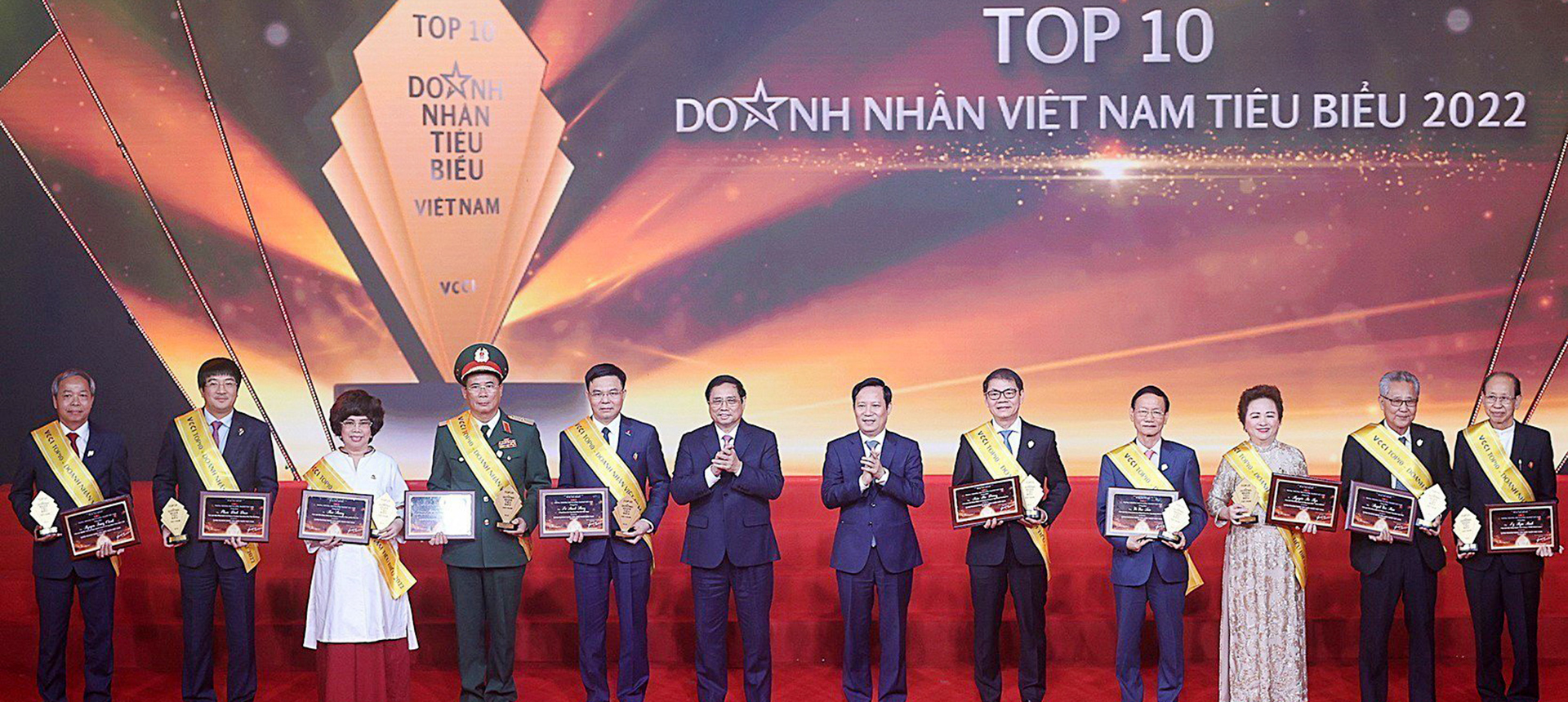 CT HĐQT THACO Trần Bá Dương được vinh danh Top 10 Doanh nhân Việt Nam