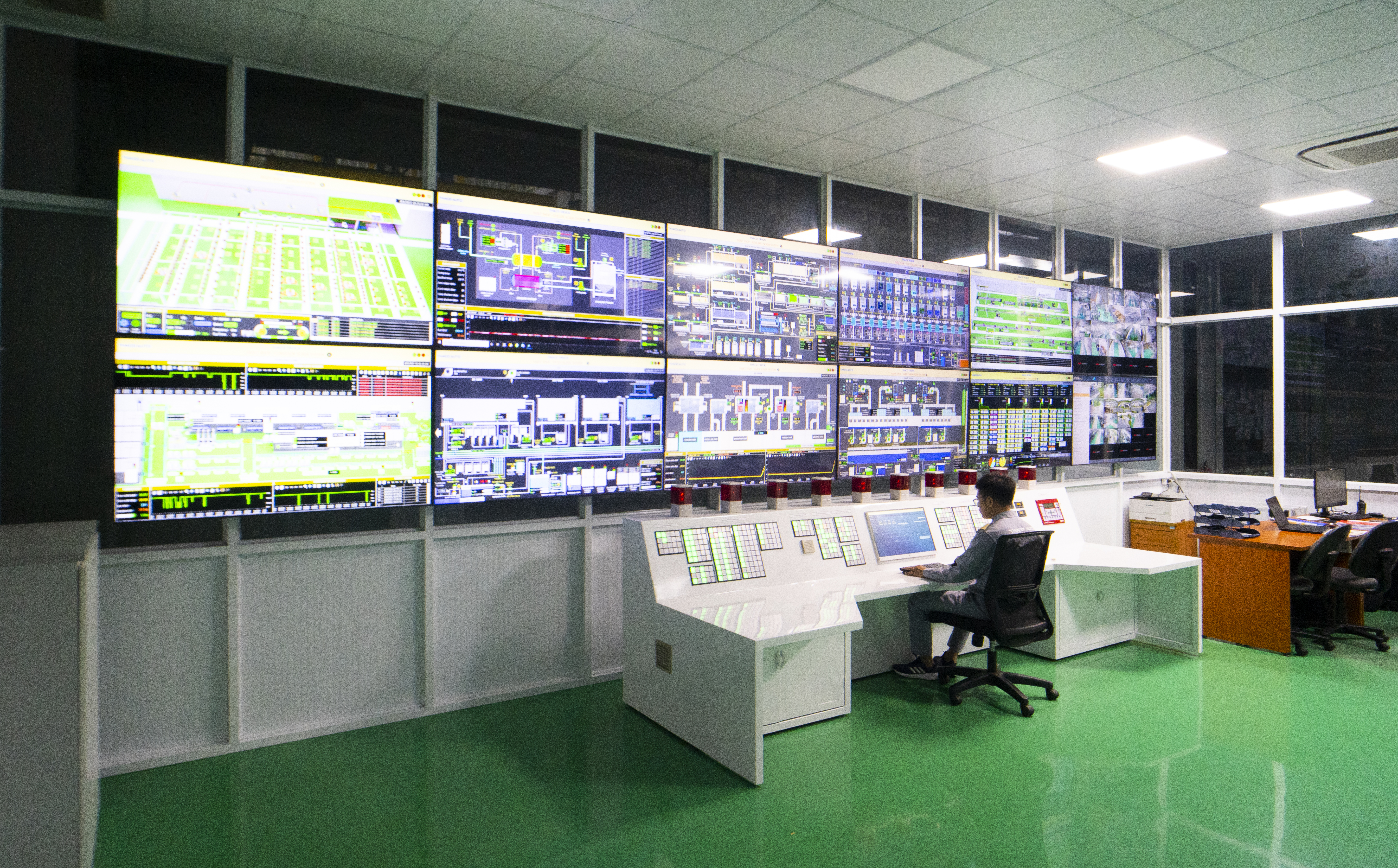 The controlling system - SCADA specialized in the manufacturing supply chain at THACO's bus factory