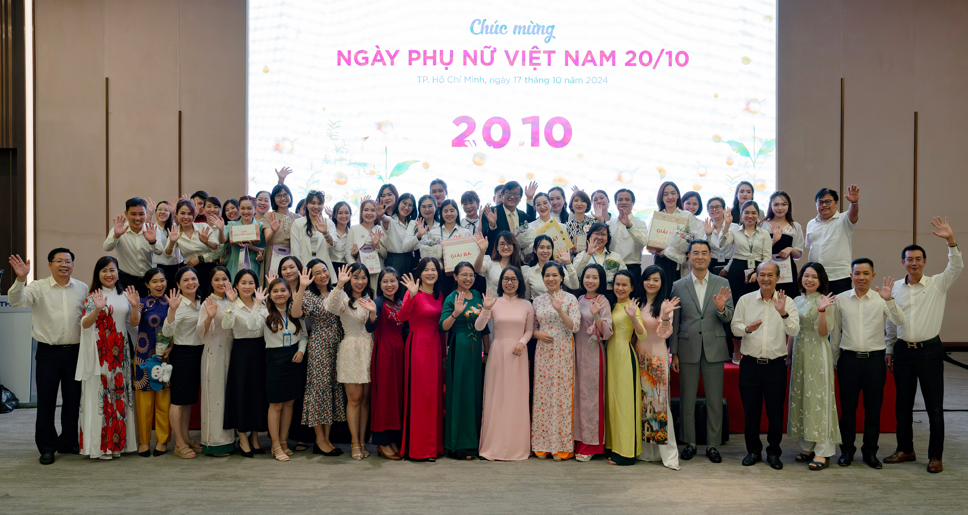 chuc-mung-ngay-phu-nu-viet-nam-thaco-auto-6