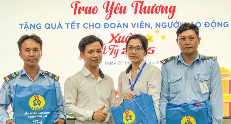 THACO AUTO Bình Tân “trao yêu thương” đến CBNV nhân dịp Xuân Ất Tỵ 2025
