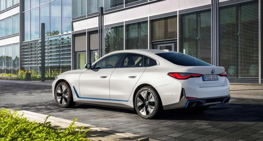 THACO AUTO ƯU ĐÃI ĐẾN HƠN 300 TRIỆU ĐỒNG CHO KHÁCH HÀNG MUA XE BMW NHÂN DỊP 50 NĂM GIẢI PHÓNG MIỀN NAM THỐNG NHẤT ĐẤT NƯỚC